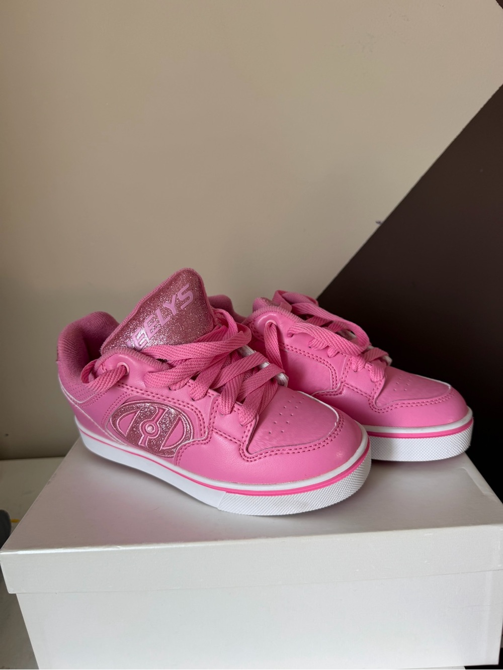 Heelys Girls' Bright Pink Low-Top Skate Sneakers